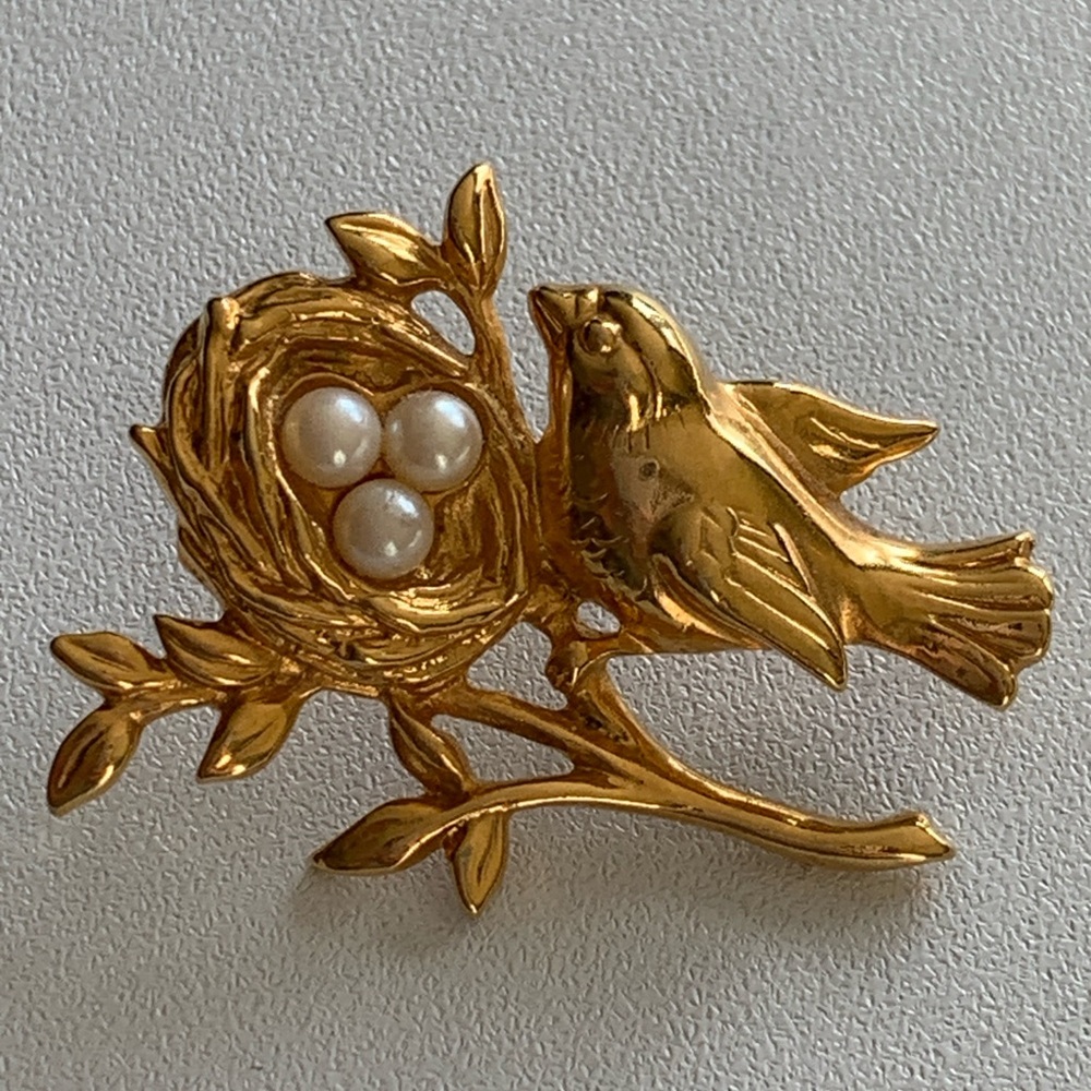 Vintage Mother Bird with Eggs Brooch.